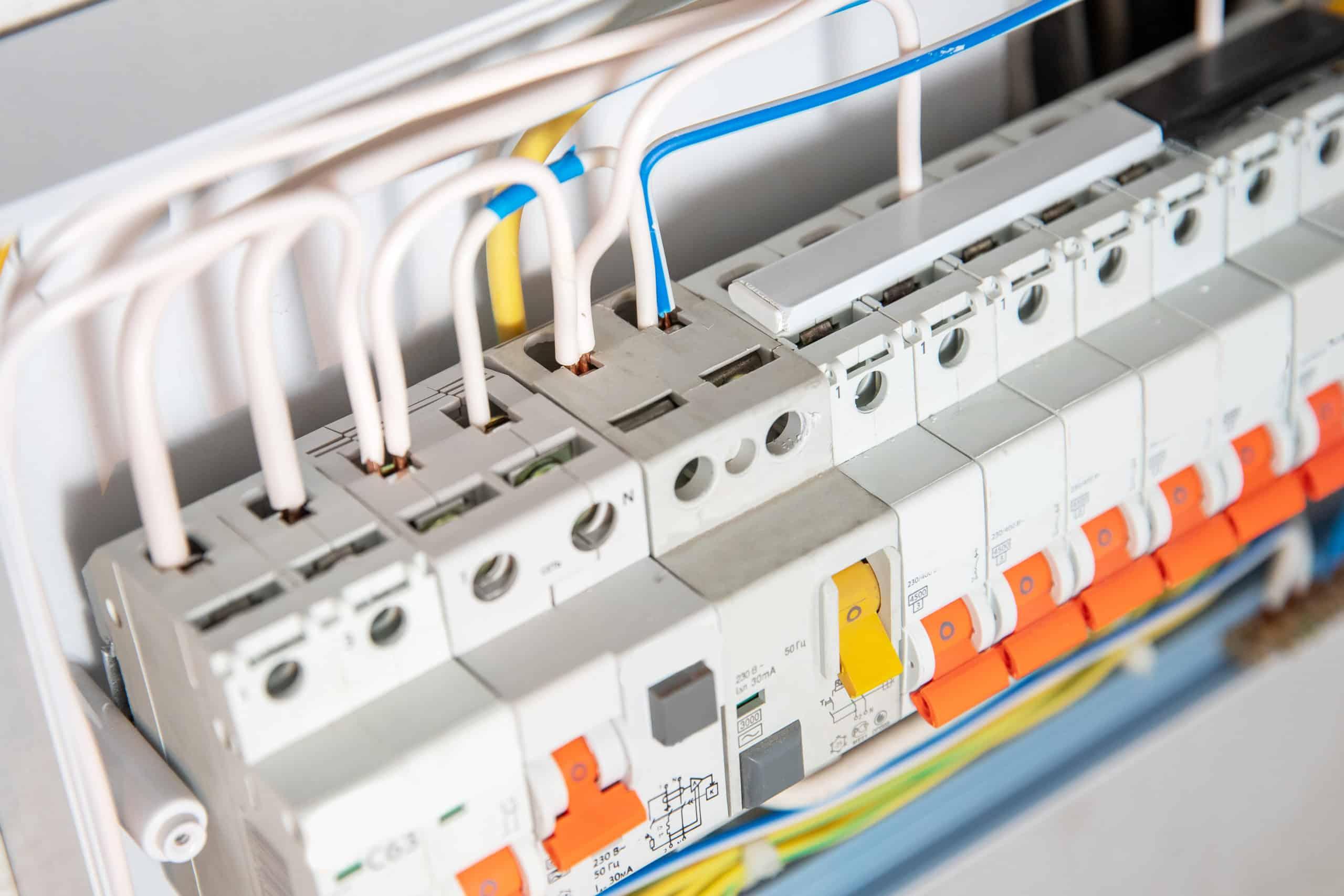 Manutenção e diagnóstico de quadro elétrico